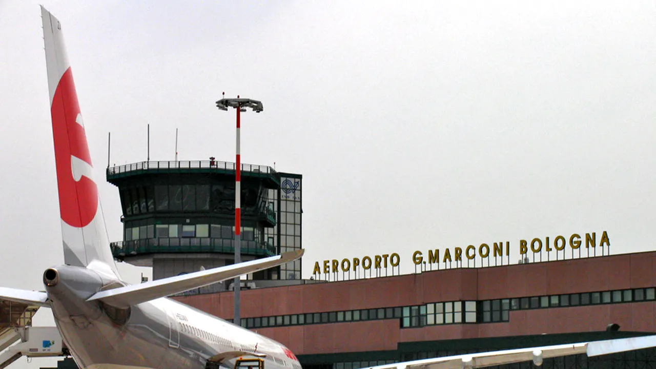 Comoara din bagajul unei românce. Ce au găsit vameșii italieni în bagaj