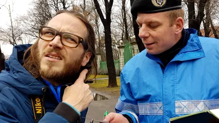 Jurnalistul german ridicat de Jandarmerie în timpul protestelor a fost amendat cu 500 de lei