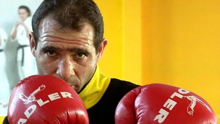 Cum a ratat șansa vieții sale ultimul boxer care l-a învins pe Floyd Mayweather. Acum trăiește dintr-o pensie de 435 dolari, în Bulgaria