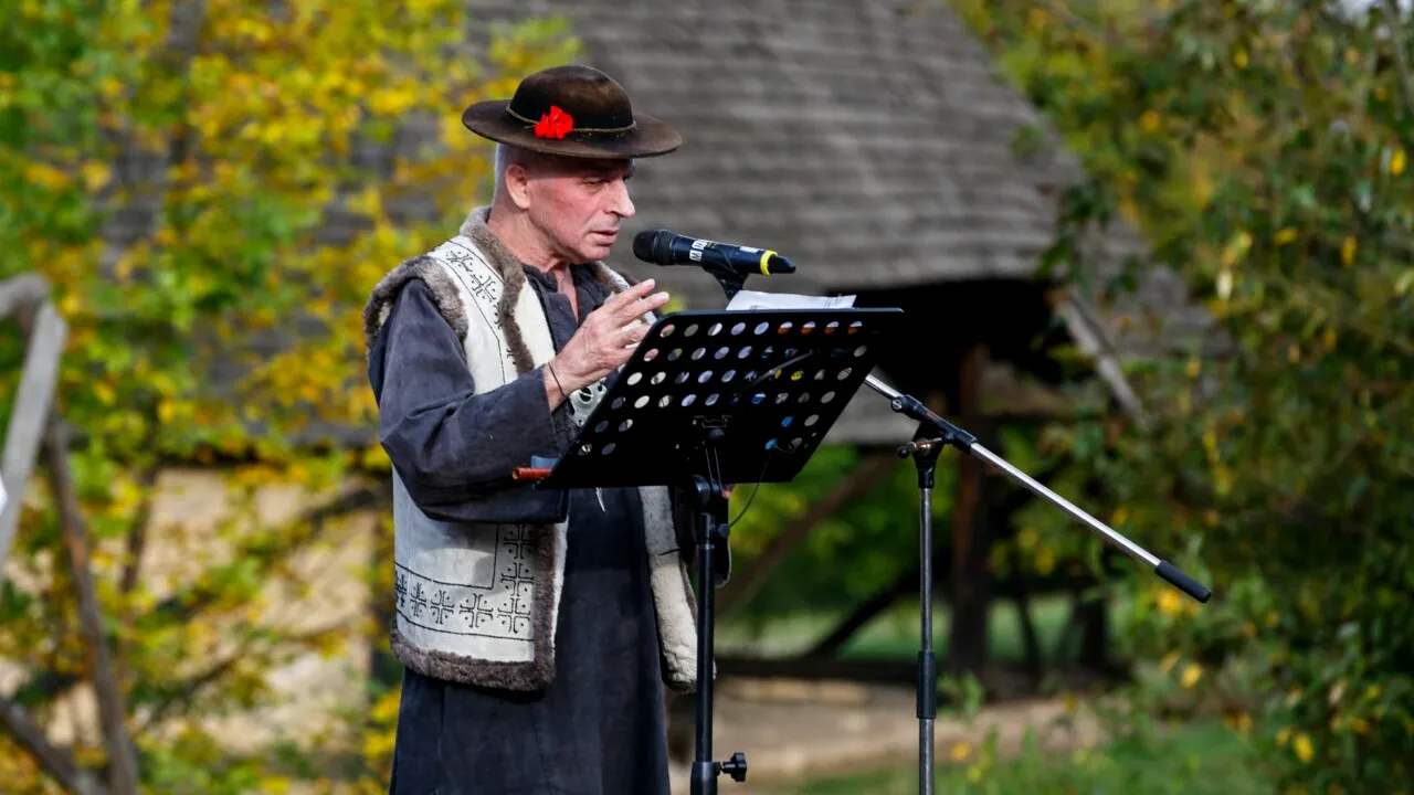 Grigore Leșe, luat cu AMBULANȚA de la hotel, la Botoșani, după ce i s-a făcut rău în urma unui recital. Ce spun medicii