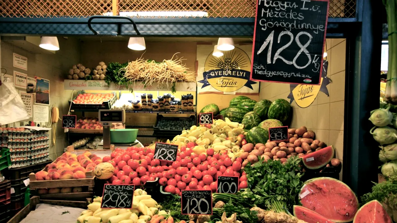 Ungaria, în criză înainte de Crăciun: magazinele au raționalizat alimentele! Restricții la cartofi și lapte