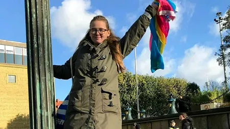 Protest la bordul unui avion. O suedeză a reușit să oprească deportarea unui bărbat în Afganistan