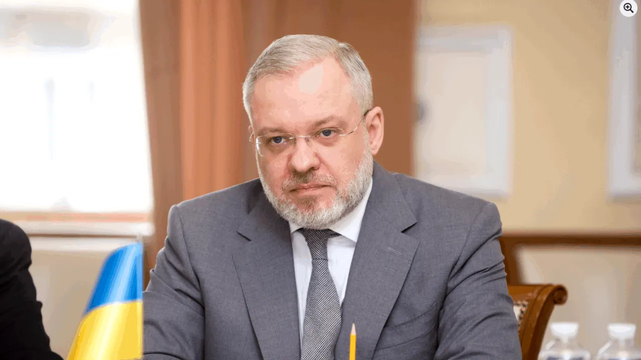 Scandalul de corupție din Ucraina se extinde. Ministrul Justiţiei pleacă din funcție, alții au stat cu Trump la masă, iar banii găsiți erau ai americanilor