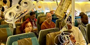 <span style='background-color: #dd9933; color: #fff; ' class='highlight text-uppercase'>ACTUALITATE</span> Imaginile disperării de la bordul unui avion Boeing distrus de turbulențe intense: „S-au lovit cu capul de cabinele de bagaje”