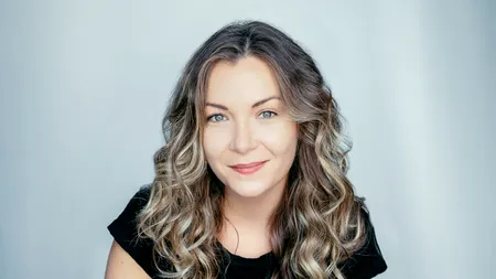Teatrul EXCELSIOR în luna lui Marte | Actrița Dana Marineci, despre dragoste, despre teatru, despre femei puternice
