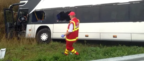 Un autocar cu 46 de persoane s-a răsturnat pe DN 1. Nouă oameni au fost răniți