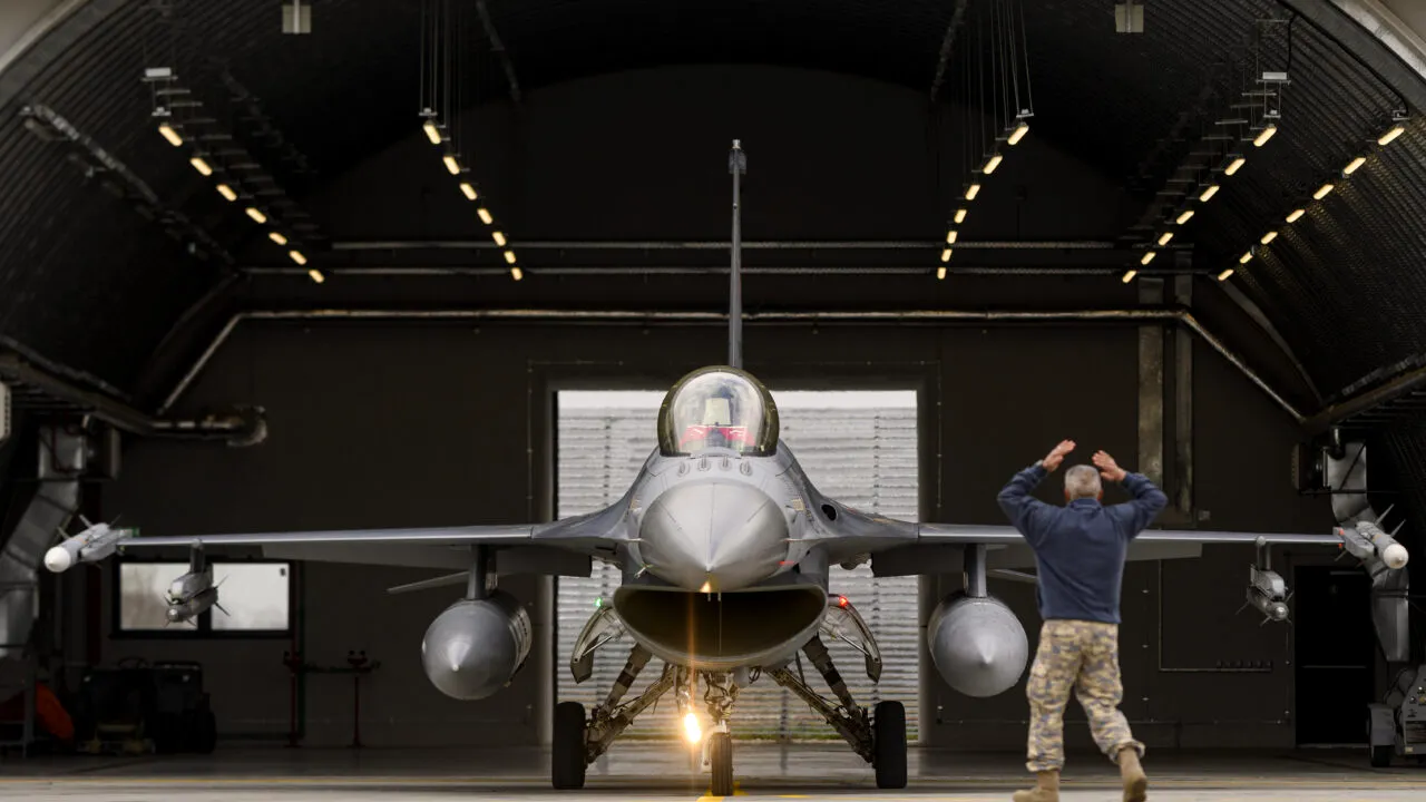 MApN semnalează noi DEZINFORMĂRI legate de apărarea spațiului aerian al României: „Încercări de subminare a suveranității și securității naționale”