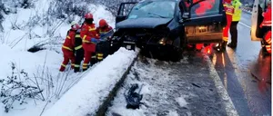 Accident în Brașov! Un șofer a pierdut controlul volanului și a deraiat într-un cap de pod. Șapte persoane au fost transportate la spital