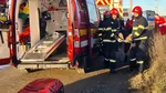 O șoferiță a murit după ce mașina pe care o conducea a fost lovită de un tren de călători, în județul Dâmbovița