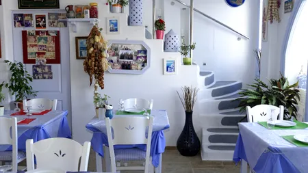 Proiect controversat în Grecia: AMENDĂ de 20.000 de euro pentru localurile care nu difuzează muzică grecească