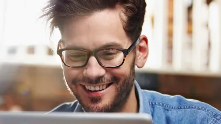 Ce se întâmplă cu adolescenții care petrec prea mult timp în fața calculatorului