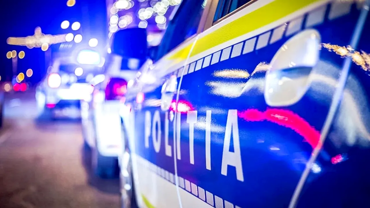 Mai mulți petrecăreți din Sectorul 4 au atacat o mașină de poliție cu pietre. Ce au făcut oamenii legii