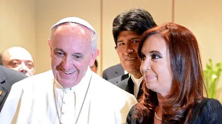 Controversă în Argentina privind un afiș cu Cristina Kirchner în compania Papei Francisc