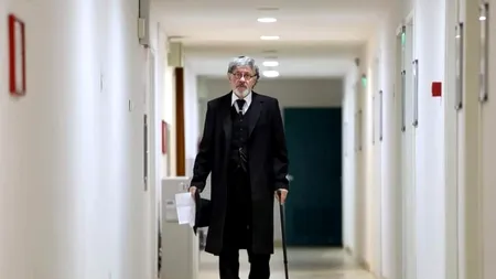 FOTO| Versurile tulburătoare scrise la mormântul lui Ion Caramitru: „Jeliți târziu, abia la moarte”