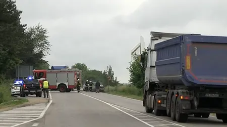 TIR-ul abandonat pe E85, în urmă cu o lună, aparține unei firme din Ucraina. Polițiștii au aflat abia acum ce s-a întâmplat cu șoferul