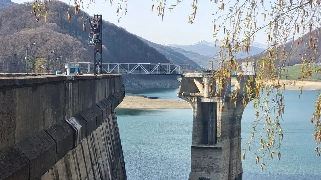Apele Române anunţă o CREȘTERE semnificativă a rezervei de apă în lacurile de acumulare. Care era coeficientul de umplere, la sfârşitul lunii martie
