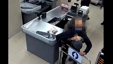 VIDEO | Jaf armat într-un supermarket, oprit de un polițist aflat în timpul liber. Imaginile au devenit virale