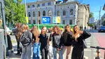 Elevii celui mai bun liceu din România s-au îmbrăcat în negru, în semn de protest față de uniformele obligatorii: „Nu putem să luăm din dreptul la exprimare al adolescenților” / „Școala este gratuită. De ce să plătim pentru uniforme?”