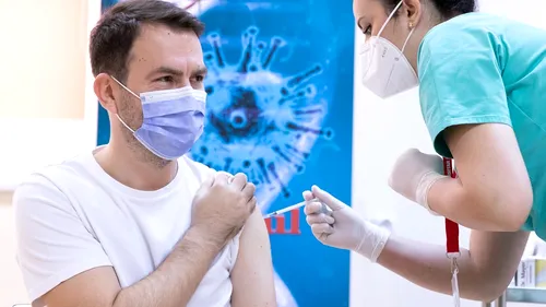 Ministrul Drulă, campanie pentru vaccinarea împotriva Covid-19