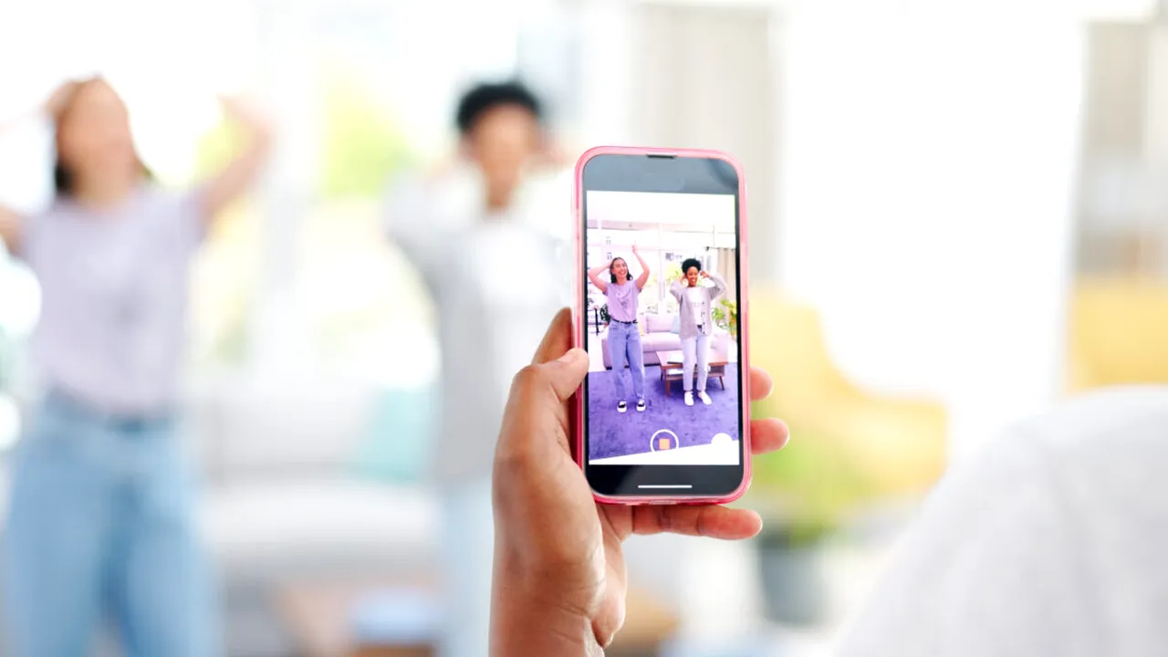 Patronul TikTok îi mulțumește lui Donald Trump pentru „angajamentul său de a găsi o soluţie” în ce privește aplicaţia