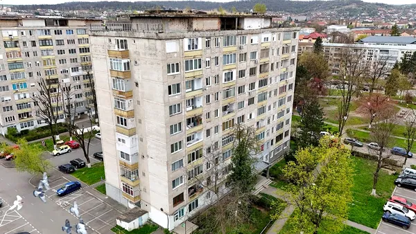 Orașul mare din România în care o garsonieră se vinde cu doar 3.400 euro, acum, în 2026