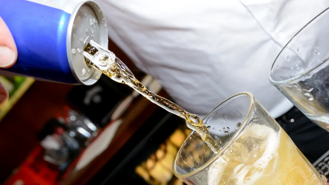 „Taxa pe zahăr” a PSD a avut efecte pozitive/ Bani în plus pentru români la serviciile de sănătate, afaceri în creștere ale firmelor din domeniu