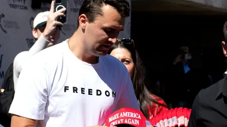 Charlie Kirk se întoarce acasă. Cum este TRANSPORTAT sicriul celui mai iubit activist republican. Trump l-a decorat post-mortem