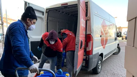 PANDEMIE. Mărturiile unui curier din Suceava: „Știam că mă pot infecta în orice moment. În spitale era prăpăd”