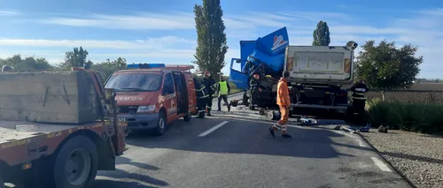 FOTO - Trei autoutilitare s-au ciocnit pe drumul de centură al orașului Tecuci / Doi șoferi au fost răniți