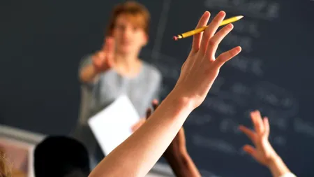 Elevii au rămas fără bursele școlare. Explicațiile Ministerului Educației