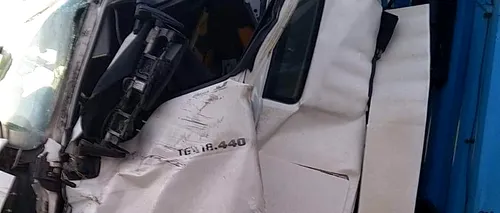 Șofer de TIR, grav rănit după ce a intrat într-un copac de pe marginea unui drum județean din Teleorman