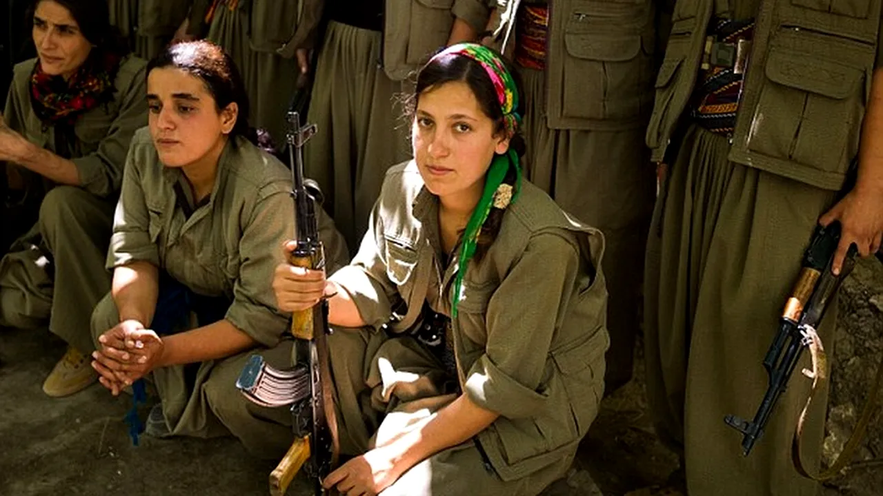 ISIS a decapitat zece persoane, dintre care cinci luptători kurzi