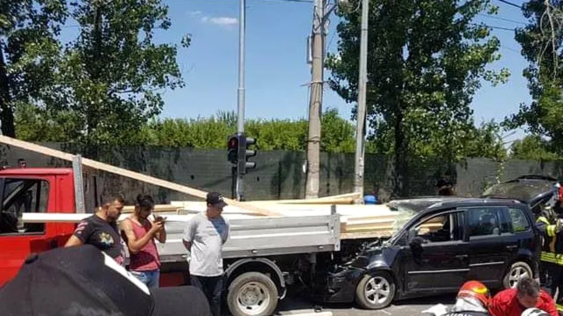 ULTIMA ORĂ. Accident la intrare în București: O persoană este rănită grav, iar traficul este restricționat