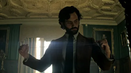 A fost lansat trailerul sezonului 4 al serialului „You” în care Joe Goldberg se transformă din prădător în pradă | Video