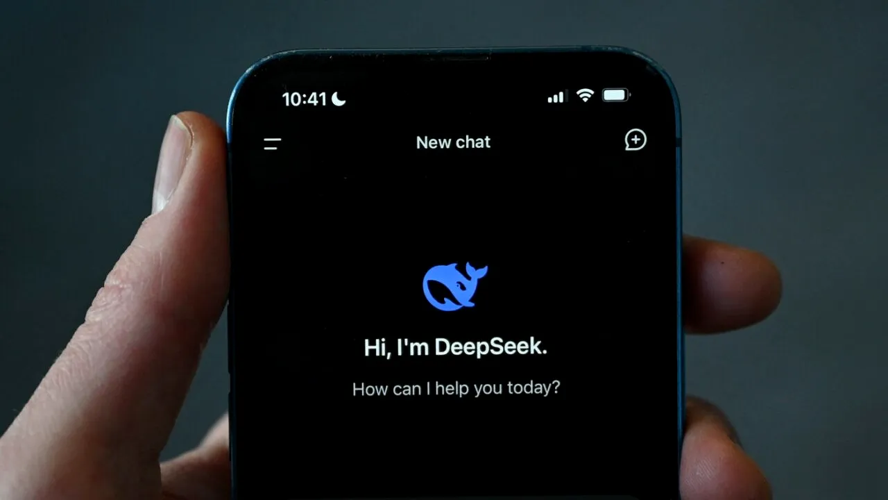 Săptămâna începe cu bursele pe ROȘU la nival global din cauza succesului neașteptat al AI DeepSeek care are performanțe mai mari decât ChatGPT
