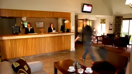 Cu poneiul la hotel. Recepționerii dau piept cu cele mai bizare cereri ale clienților