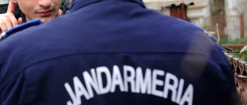 Un jandarm a murit, iar altul e rănit după ce mașina Jandarmeriei a fost lovită de un tractor