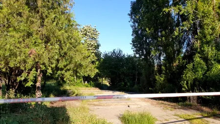 TRAGEDIE. Un ajutor de bucătar nepalez s-a spânzurat într-un parc din București. Anchetatorii au rămas impresionați după ce au văzut lucrurile sinucigașului!