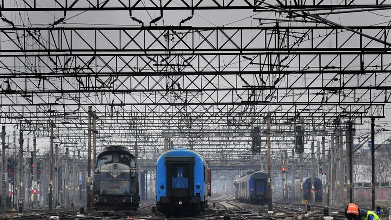 Militar transportat la un spital din Capitală, după ce s-a electrocutat în stația CFR Chiajna