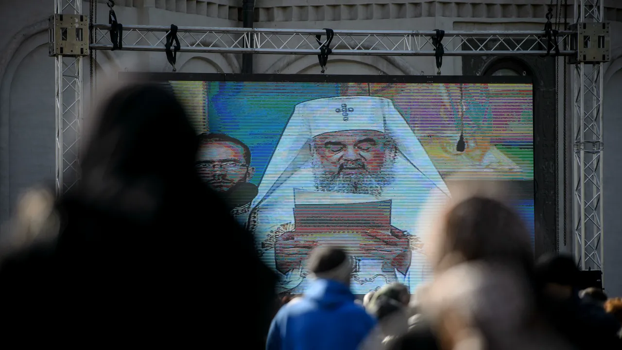 După Revoluție, s-au construit cinci biserici pentru fiecare școală nouă. De ce românii donează pentru lăcașe de cult și n-o fac pentru școli. EXCLUSIV