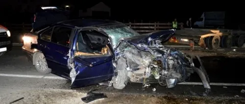 Trei adolescenți de 17 ani dintr-un BMW, răniți grav din vina unui șofer de tir
