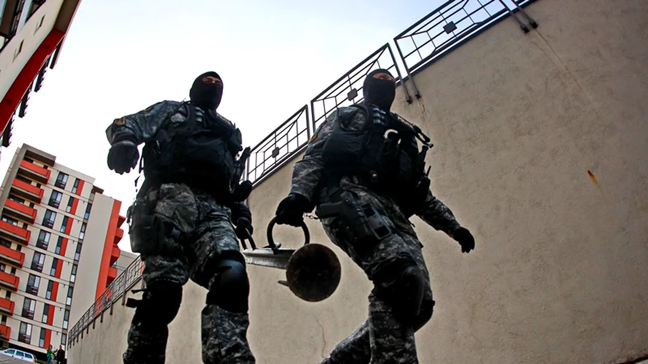 Sute de monede antice din aur și argint, ascunse de un medic în Iași