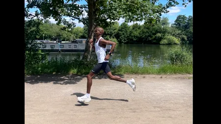 VIDEO | A fost victima traficului de persoane și forțat să fie servitor. Acum e multiplu campion olimpic. Cum a ajuns Mo Farah de la sclav la „Sir”