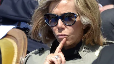 Macron îi ia apărarea soției, deranjat de obsesia presei pentru Briggite