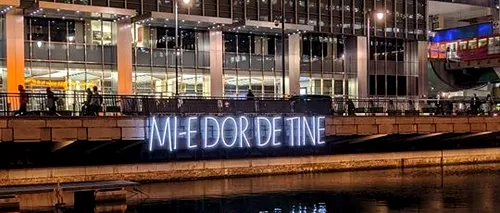 Mesaj pentru Diaspora: „Mi-e dor de tine, instalația luminoasă aflată într-un loc public din Londra, dedicată tuturor românilor plecați din țara natală / Răspunsul din Cluj-Napoca: „Și mie - FOTO