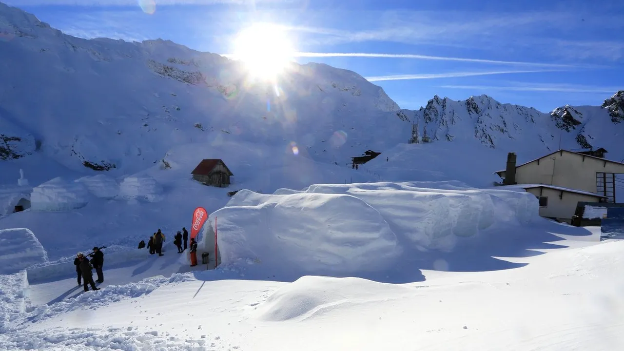 FOTO Imagini de iarnă desprinse din povești la BÂLEA LAC și pe Transfăgărășan. Stratul de zăpadă are aproape jumătate de metru