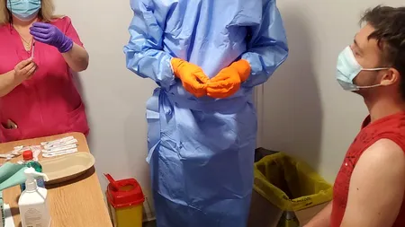 Valeriu Gheorghiță, la maratonul de imunizare anti-Covid din Craiova: „Fiecare persoană care se vaccinează e o persoană protejată” (FOTO-VIDEO)