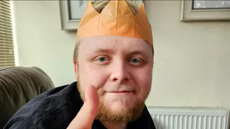 Drama unui tânăr de 22 de ani: Are „creierul unui bătrân de 70 de ani”! Nu-și amintește cum să facă duș și de ce trebuie să meargă la magazin