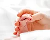 Bebelușul dispărut din maternitatea Spitalului Bacău, GĂSIT în casa unei tinere de 19 ani. Polițiștii au reținut suspecta
