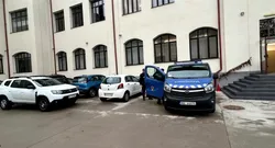 Atac cu maceta într-un liceu din Pitești. Un elev de 15 ani și-a rănit un coleg și l-a agresat pe altul